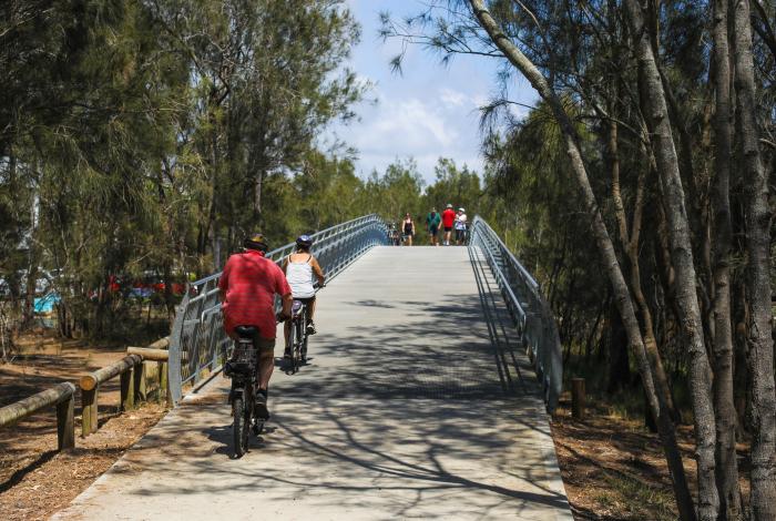 Cyclists at Tuggerah Lakes Wyrrabalong National Park